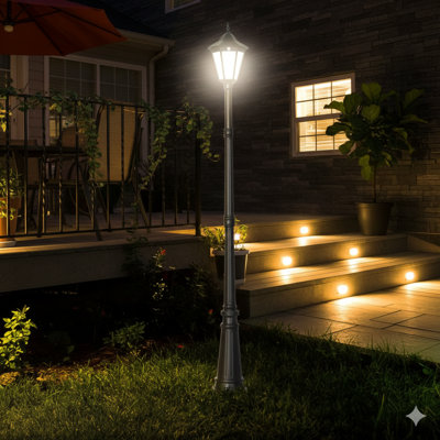 A 94.5-Inch Vintage-Style Solar Lamp Post With An Aluminum Construction, Providing Automatic Dusk-To-Dawn Operation And Equipped With A PIR Motion Sensor, Suitable For Gardens, Lawns, Pathways, And Driveways (Black Finish).