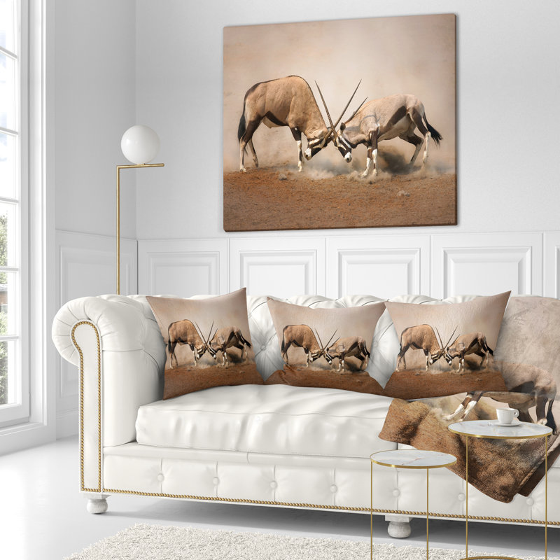 Gemsbok Antelopes Fighting - Coussin imprimé animal, 16 po x 1 po, Coussin décoratif