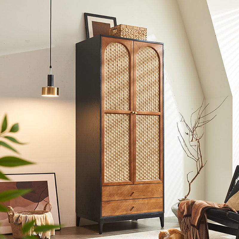 Garde-robe en bois massif de style Mid-Century