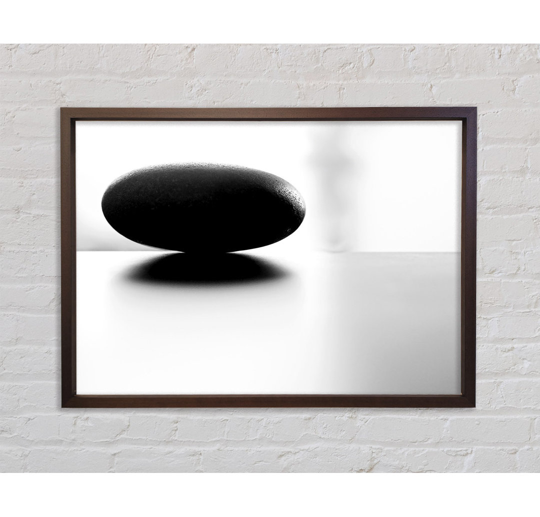 Gerahmtes Wandbild The Balance Of A Black Stone