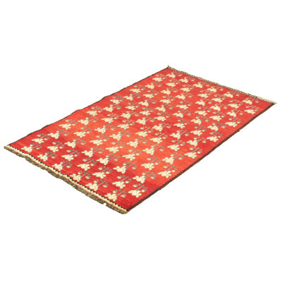 Tapis décoratif en laine rouge foncé 3 pi 8 po x 6 pi 7 po one-of-a-kind Bertok noué à la main 1980s
