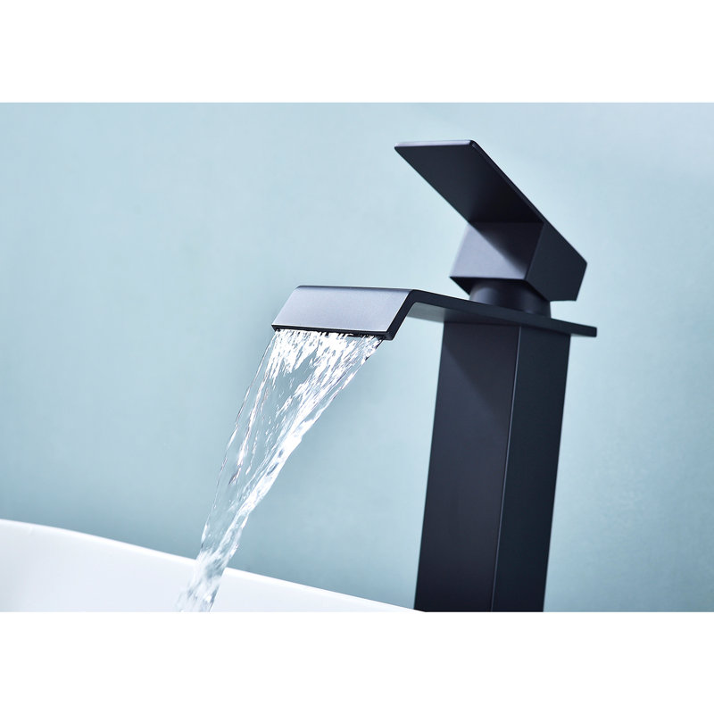 Robinet de lavabo de salle de bain style cascade en noir mat, fonction à poignée simple pour un contrôle fluide du débit d'eau, fabriqué en acier inoxydable avec bec et poignée, aspect noir élégant
