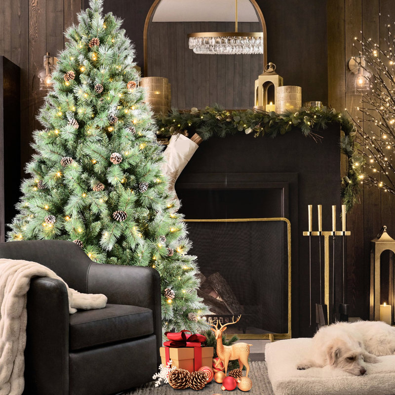 Arbre de Noël de 7 pi avec 1348 pointes et aiguilles dures, 82 branches de pin réalistes, installation à charnières simple, base en métal robuste pour les fêtes de 84 po, conception rapide et facile, décor festif stable