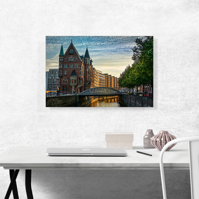 Hambourg, Allemagne - reproduction de photo sur toile tendue, H 18 po x l 26 po x P 1,5 po