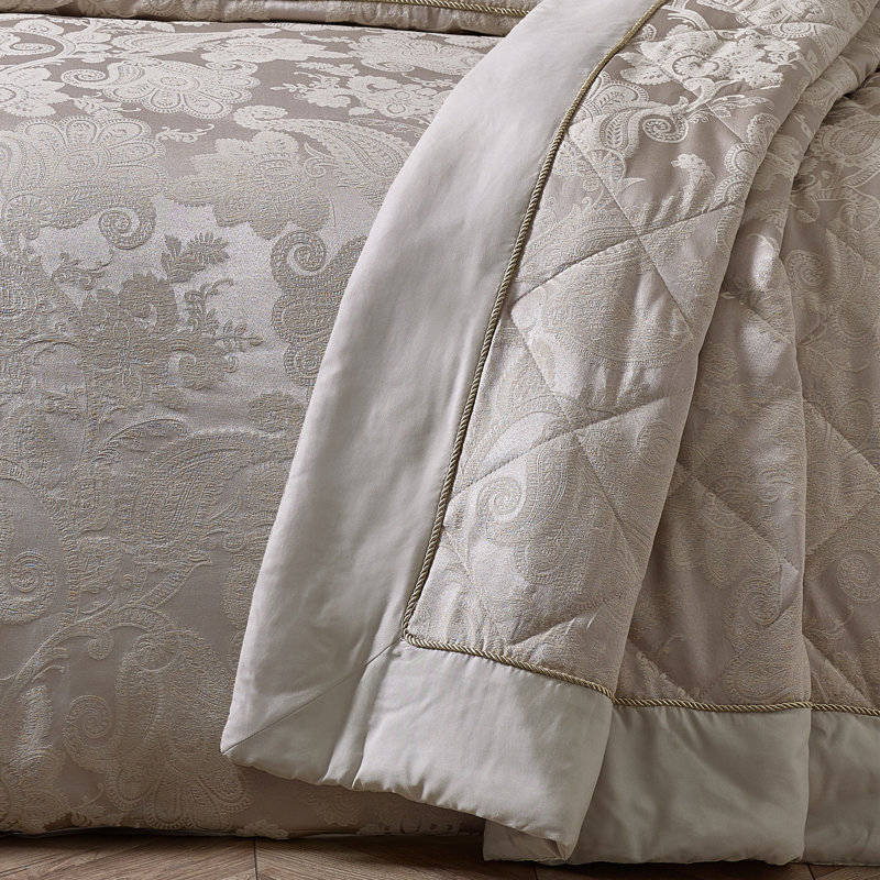 Opulent Jacquard Bedspread