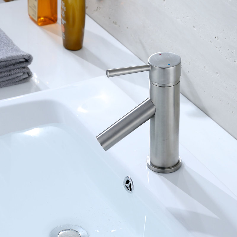 Robinet de lavabo de salle de bain à vasque courte à fixation sur le comptoir Euro Collection - nickel brossé, Nickel brossé