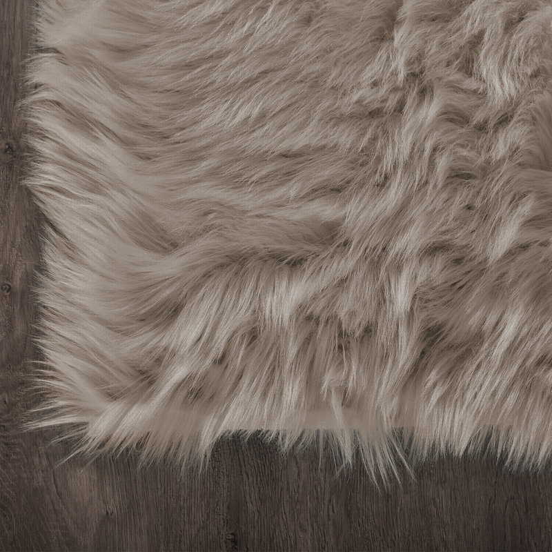 Faux Sheepskin Indoor Rug, Round 7'11", Brown