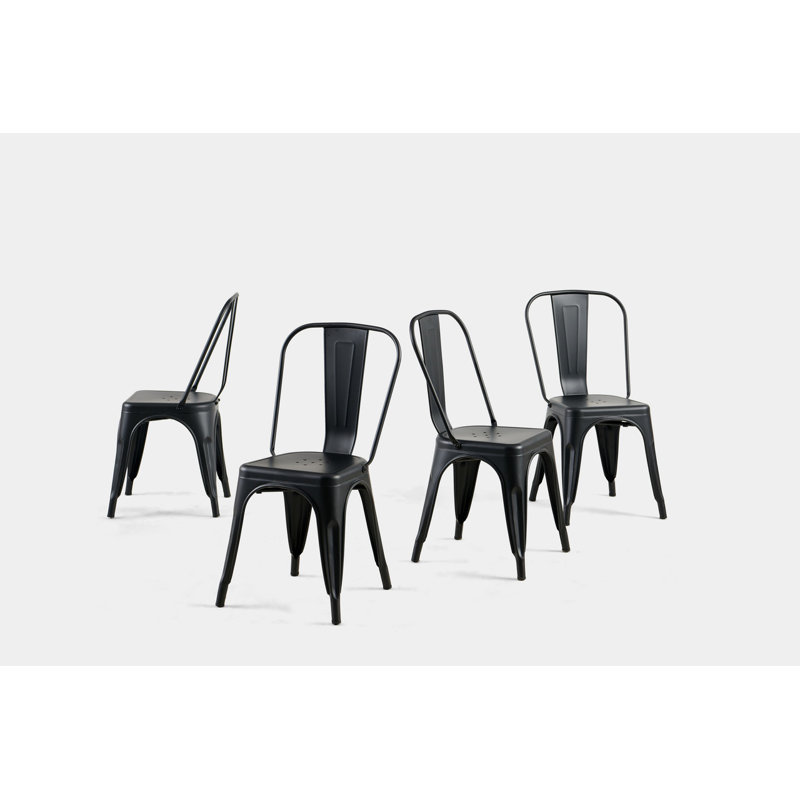 Ensemble de 4 chaises de salle à manger empilables en métal noir mat Midnight, pouvant supporter jusqu'à 150 kg, idéales pour les cuisines, salles à manger, restaurants, cafés, bistrots et terrasses couvertes.