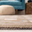 Tapis brun en laine crocheté à la main à motif géométrique-21411639