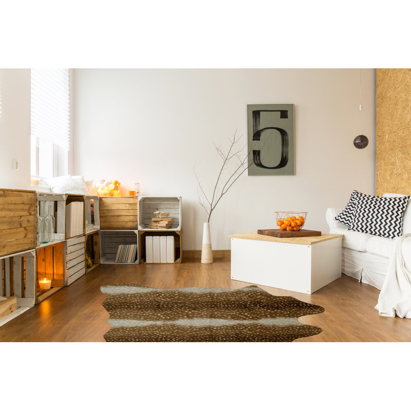 Tapis en simili cuir de vache Lilianna, Nouveauté 5 pi x 6 pi 5 po