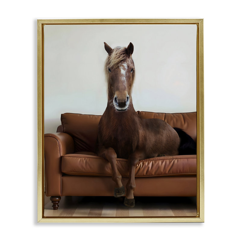 Cheval brun sur toile flottante encadrée, design par lettré et doublé, H 31 po x l 25 po, Cadre flottant métallique doré