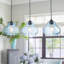 Suspension linéaire à 3 lumières pour îlot de cuisine, lustre moderne noir mat réglable avec abat-jour en verre bleu bullé fabriqués à la main