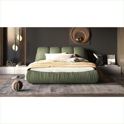 Grand lit plateforme tapissier, structure en bois massif de luxe avec dossier rembourré surdimensionné, vert tendre