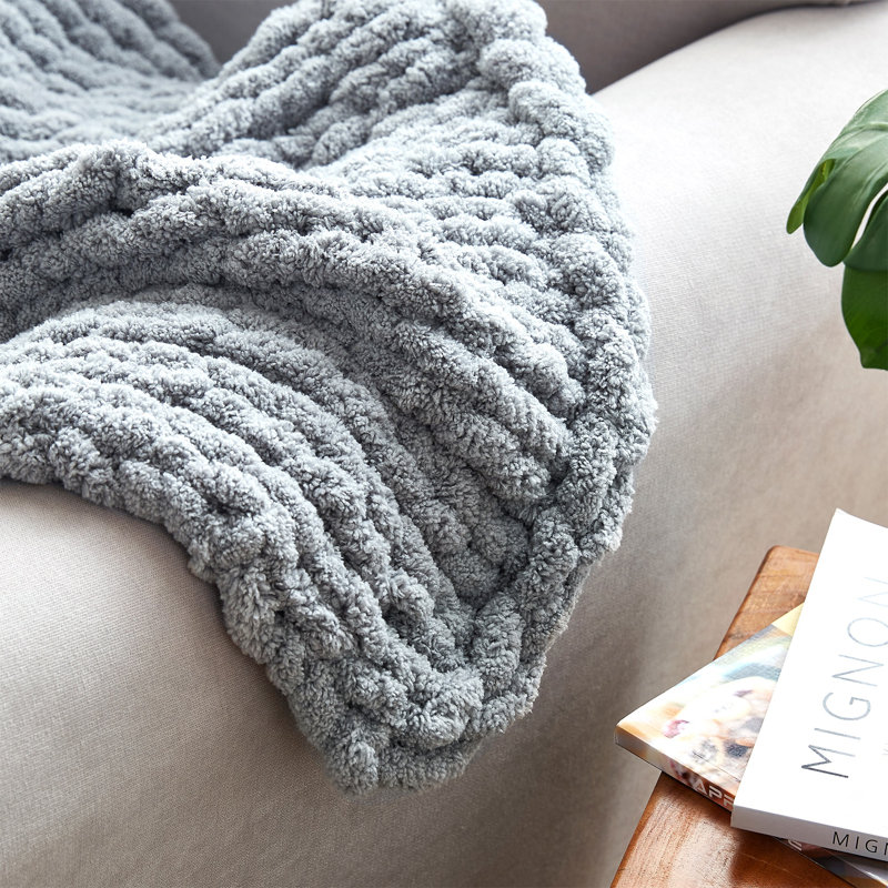 Très grand jeté Cozy Potato Chunky, Gris