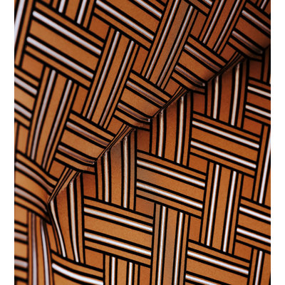 Invicta sur tissu tissé
