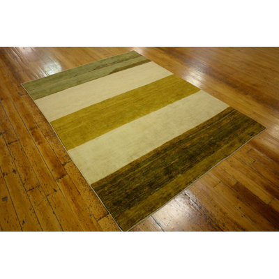 Tapis en laine noué la à la main beige/olive 4 pi 11 po x 6 pi one-of-kind Nash