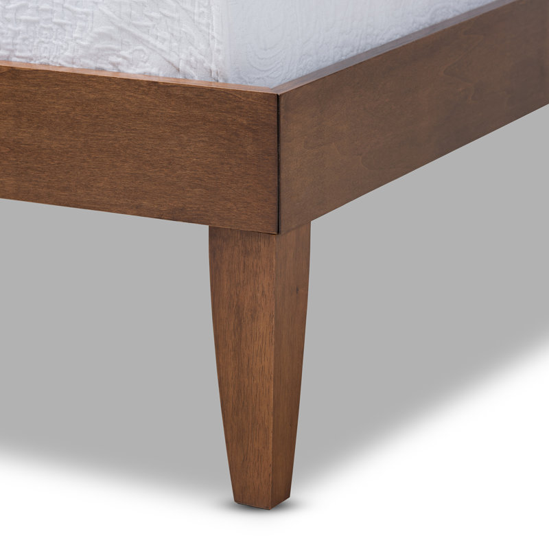 Lilia 14.17" Platform Bed, Full