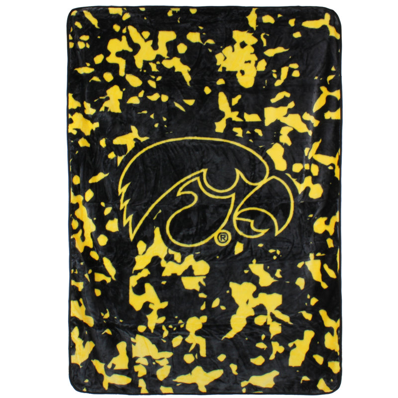 Iowa Hawkeyes Black and Yellow Knitted Throw Blanket