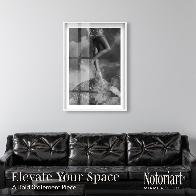 «Disco Angel Shadowbox Print» par Notoriart, H 46 po x l 31 po, Blanc
