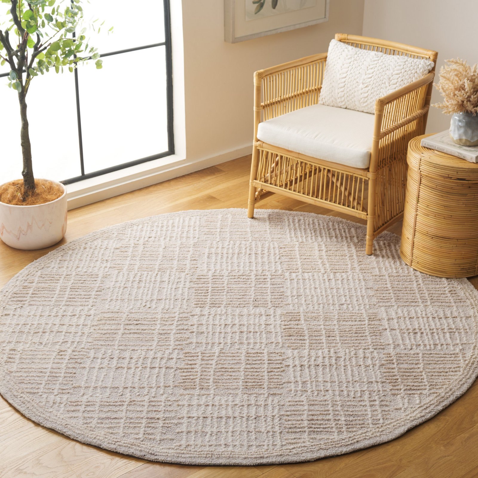 Arwen Geometric Hand Tufted Wool/Cotton Area Rug in Light Brown/Ivory, Round 4'