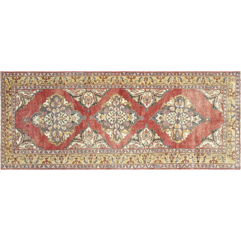 Tapis de couloir unique en laine noué à la main de style Gallery des années 1960 de 4 pi 8 po x 11 pi 6 po en rouge / jaune / brun Gallery