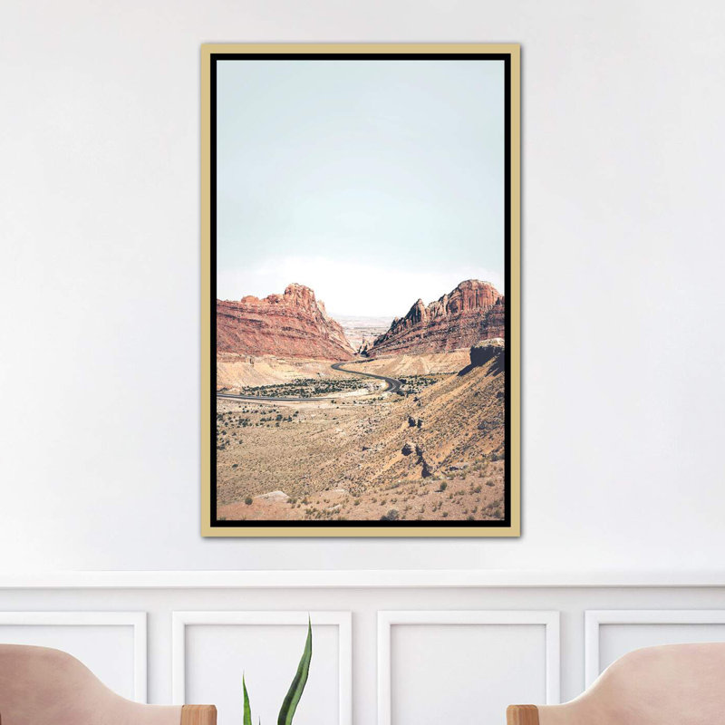 Photographie « arizona road », H 26 po x l 18 po x P 1,5 po, Toile encadrée d'or