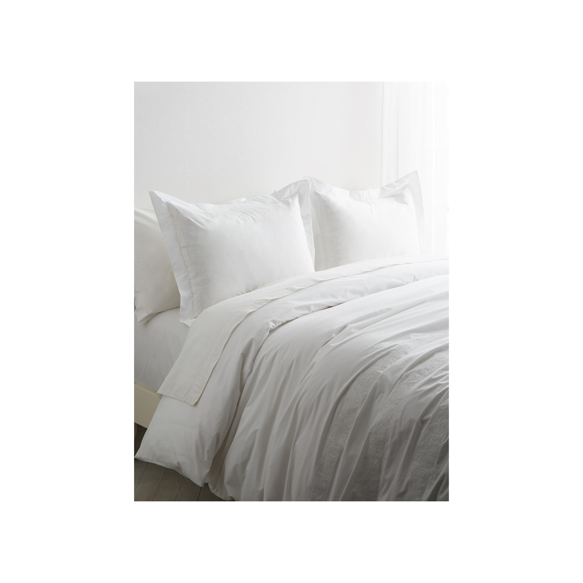 Azra Percale Duvet Cover Set, King Duvet Cover + 2 King Shams, White