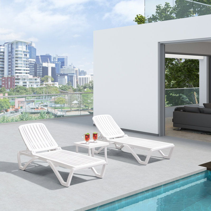 Chaise longue inclinable à drain rapide 73,23 po avec table pour piscine Lei