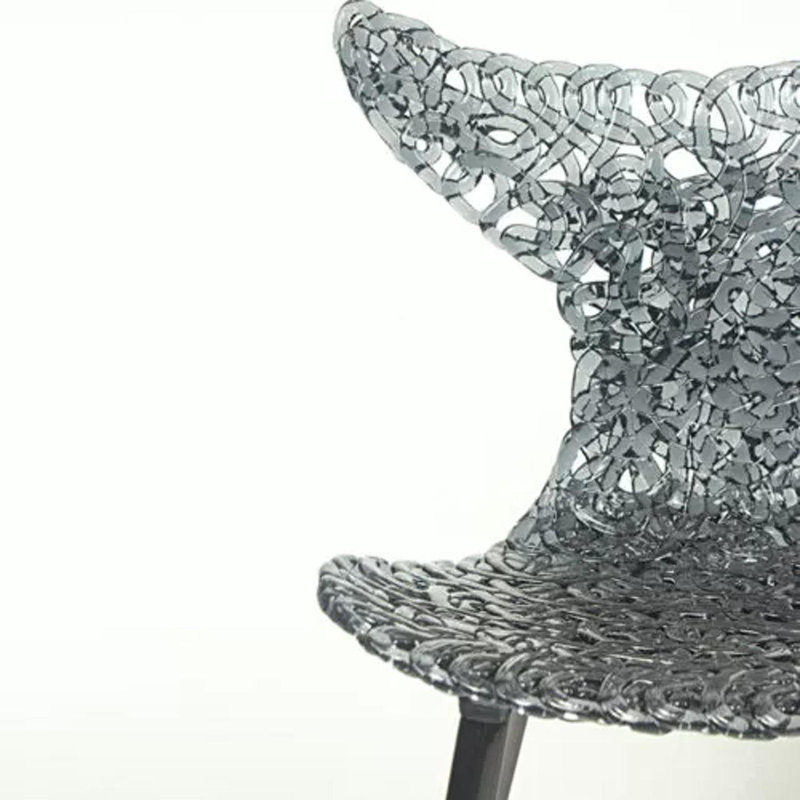 Innovative Chair – Fluid Design With Lighting Reflections And Bold Color Options