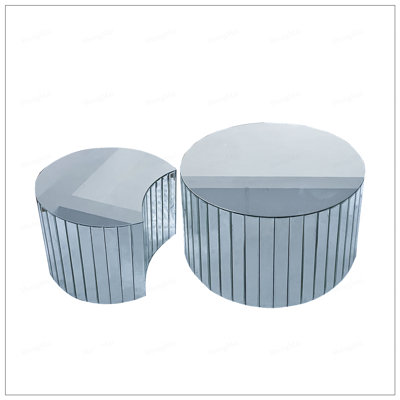 Table basse de luxe à miroir en argent, design moderne pour un décor spacieux et de salon
