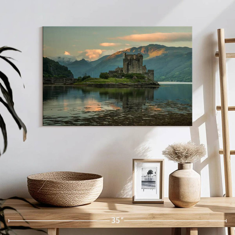 Lilie Eilean Donan Castle West