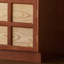 Armoire de rangement élégante avec poignées rétro