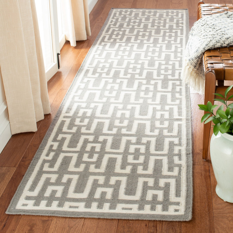 Rodgers Flat Weave Banana Silk/Wool/Cotton Geometric Rug in Gray/Ivory, Runner 2'6" x 10'