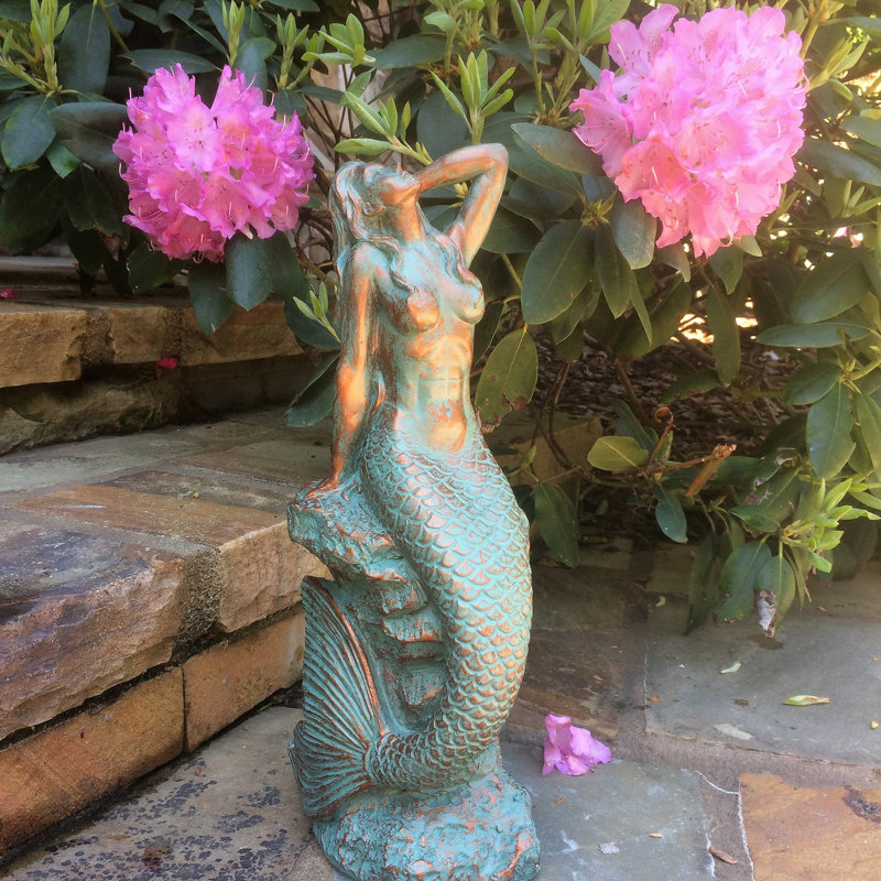 Statue de sirène sur la côte, H 15 po x l 5 po x P 6,25 po, Bronze patiné
