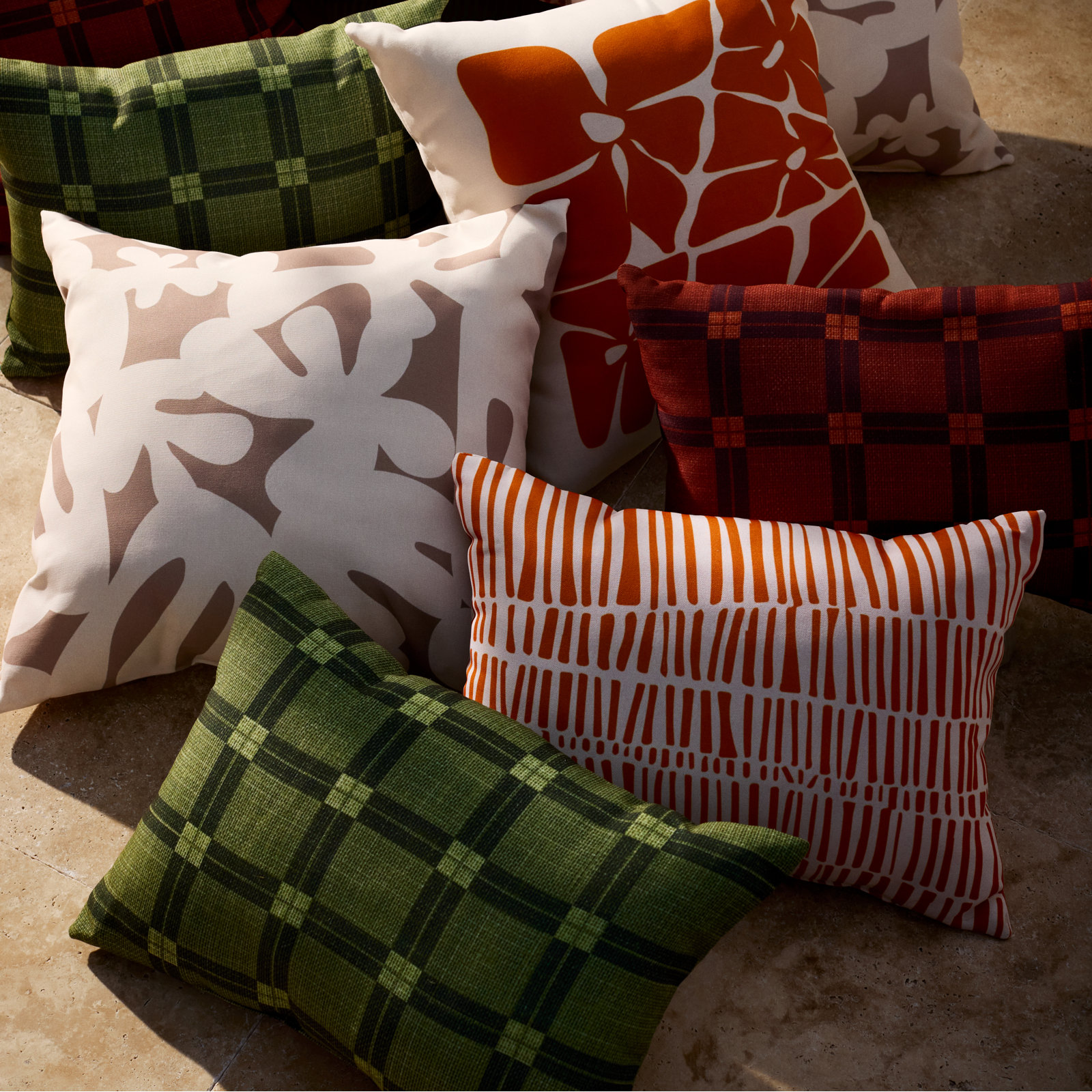 Ikom Lumbar Pillow, Red, 14"H x 20"W