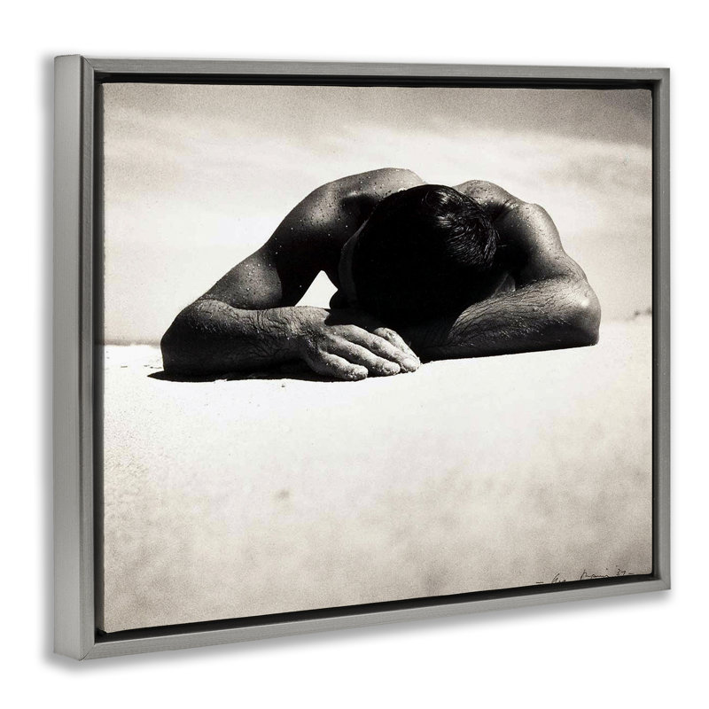 «Sunbaker Beach», photographie encadrée sur toile flottante par Graffi * Tee Studios, Cadre flottant gris lustré