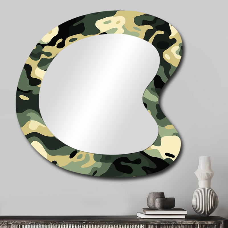 Vert et noir camouflage chic I - formes asymétriques camouflage - grand miroir mural moderne, 27 po x 27 po