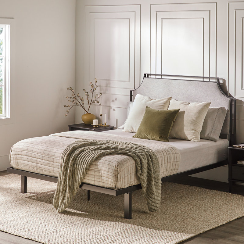 Jerwan Upholstered Queen Platform Bed, Gray