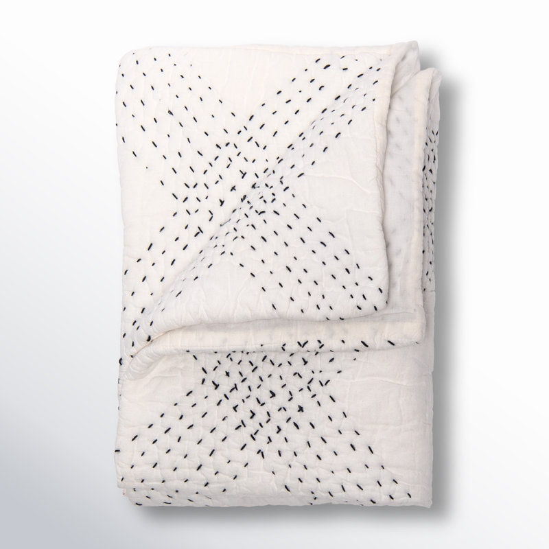 Quilt, Queen Quilt, White/Indigo