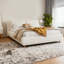 Grand lit plateforme tapissier avec deux coussins amovibles, tissu Boucle, blanc