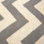 Tapis à chevrons gris / ivoire Cheney-1146883163