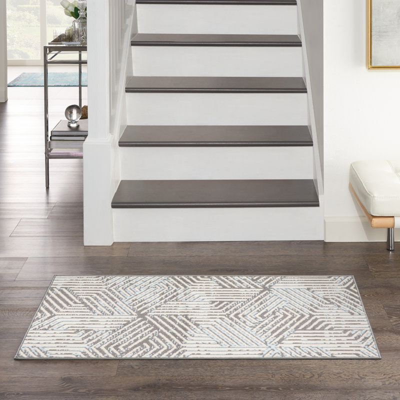 Averiana Geometric Area Rug, Rectangle 2' x 4'