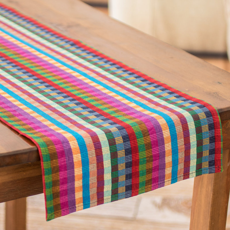 Chemin de table Novica