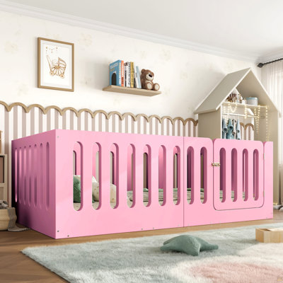 Lit simple au sol avec clôture haute pour enfants, lit Montessori pour enfants en bois massif avec porte à profil bas et sans sommier, rose