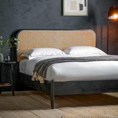 Aciano Bed