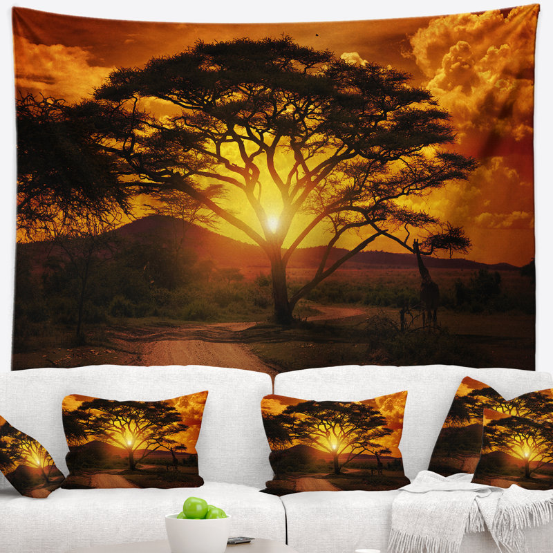 Tapisserie paysage coucher de soleil africain avec arbre solitaire, H 50 po x l 60 po