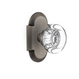 Cottage Plate with Round Clear Crystal Door Knob