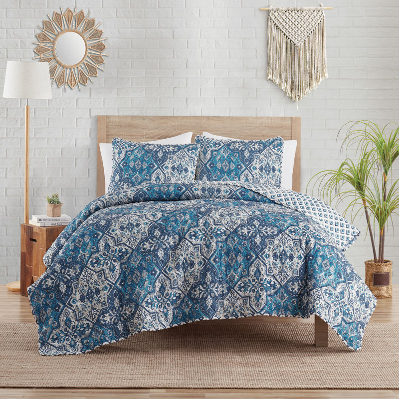 Blue Medallion Reversible Twin Microfiber Quilt Set