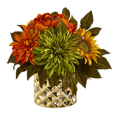 Arrangement floral mélangé dans un vase
