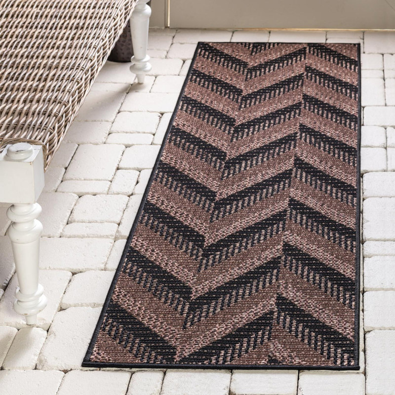 Haozhong Chevron Indoor / Outdoor Rug, Round 6'1"